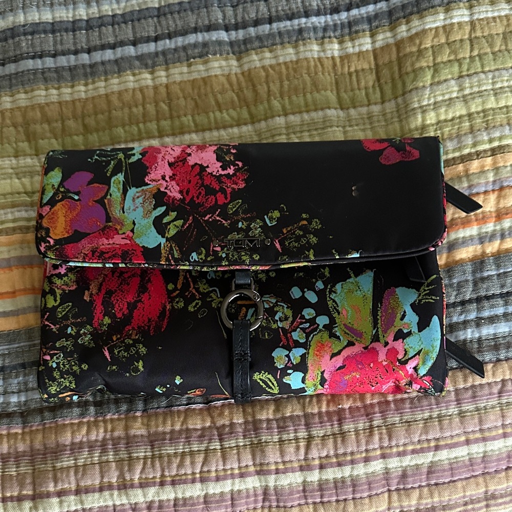 Tumi Voyageur Ennis Jewelry Travel Roll Collage Floral